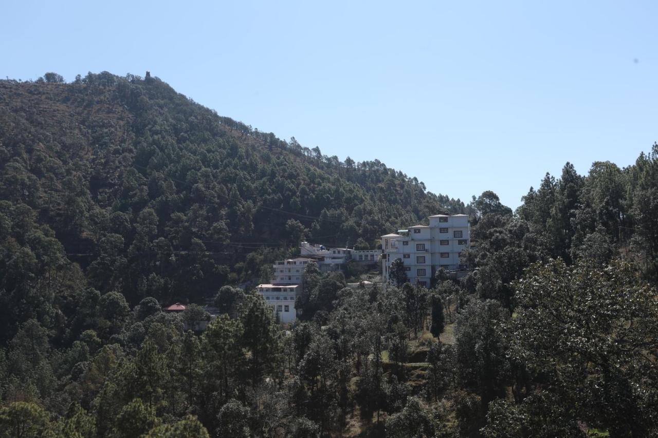 Tehri Club And Resort Chamba  Exterior foto